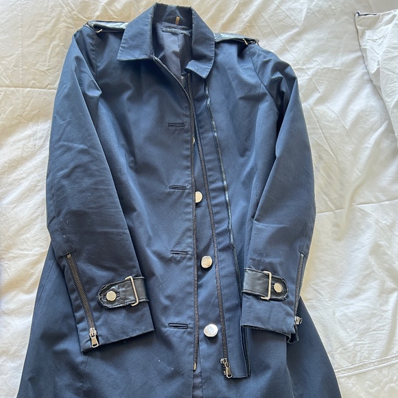 Elie Tahari - Picture 1 of 6